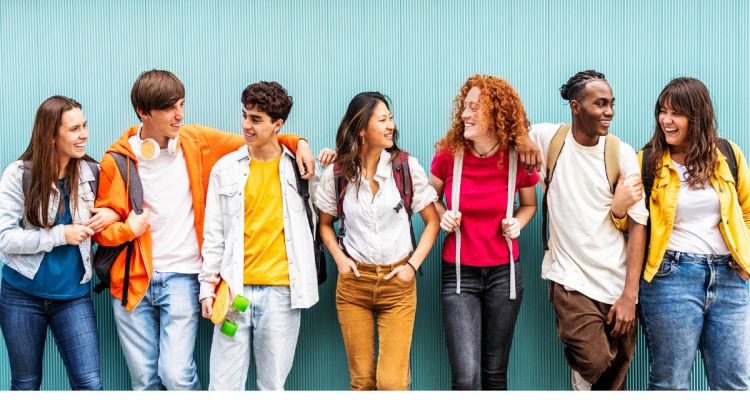 How Peer Influence Affects Decision Making in Group Based Prediction Apps