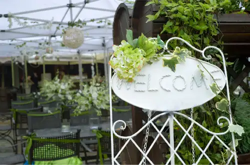 Real-life Examples: The Green Cafe's Outdoor Dining
